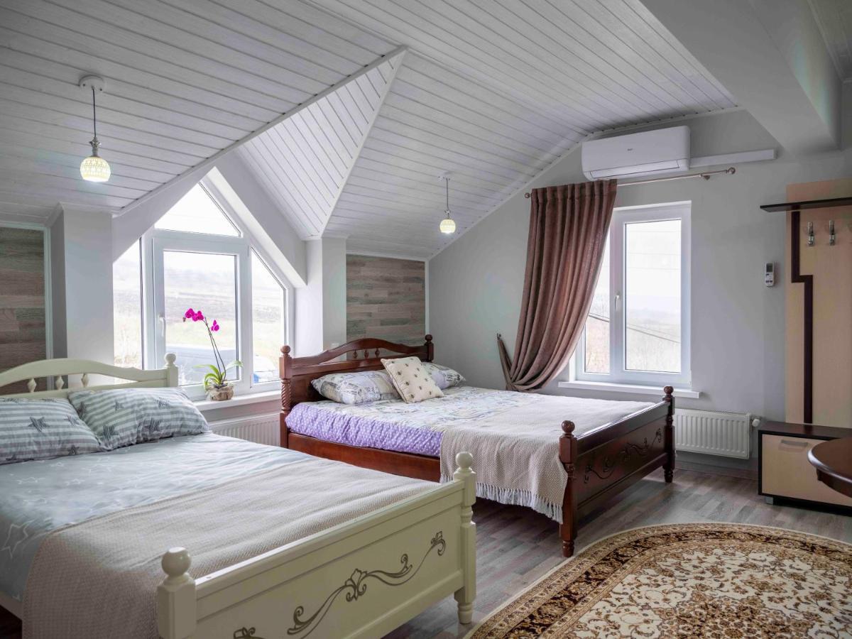 Conacul Mierii Villa Straseni Bagian luar foto